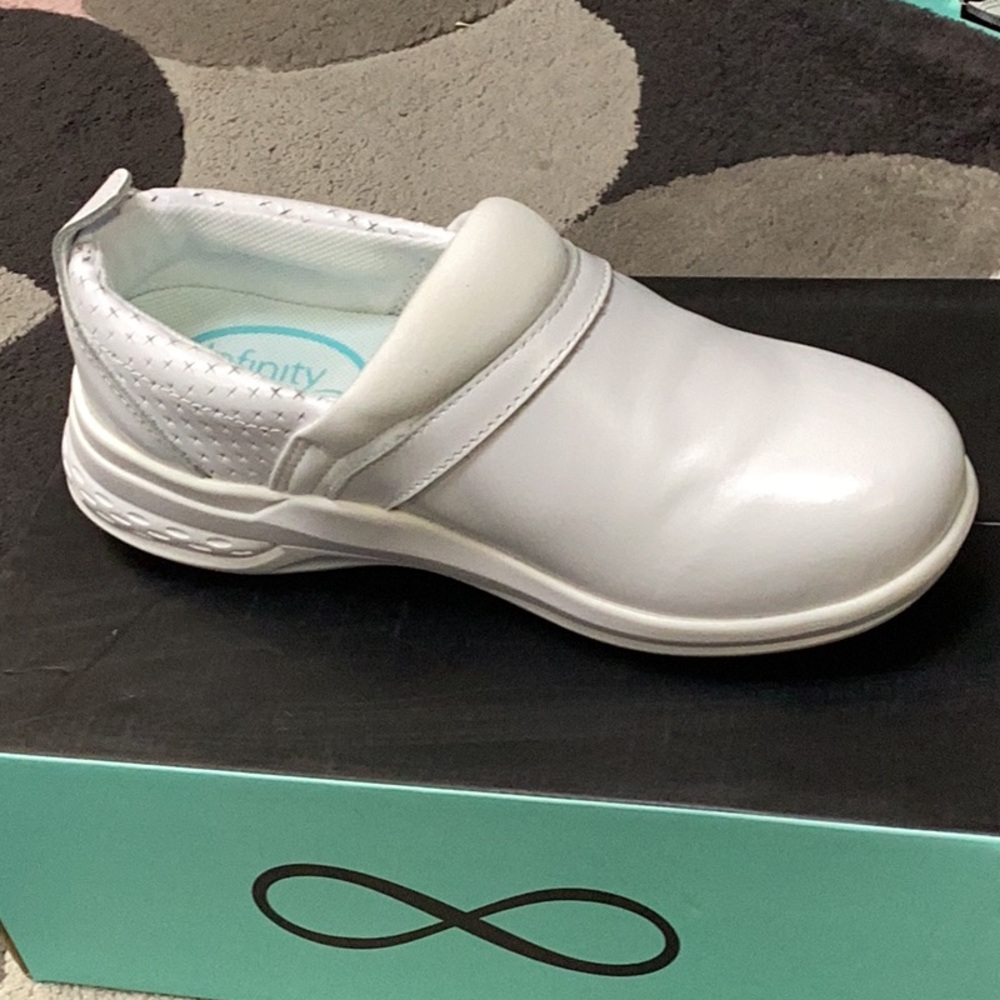 Women’s scrub shoe
